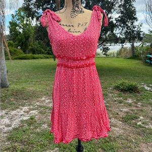 NWOT Shinestar Mini Red Pattern Dress VNeck Size Medium
